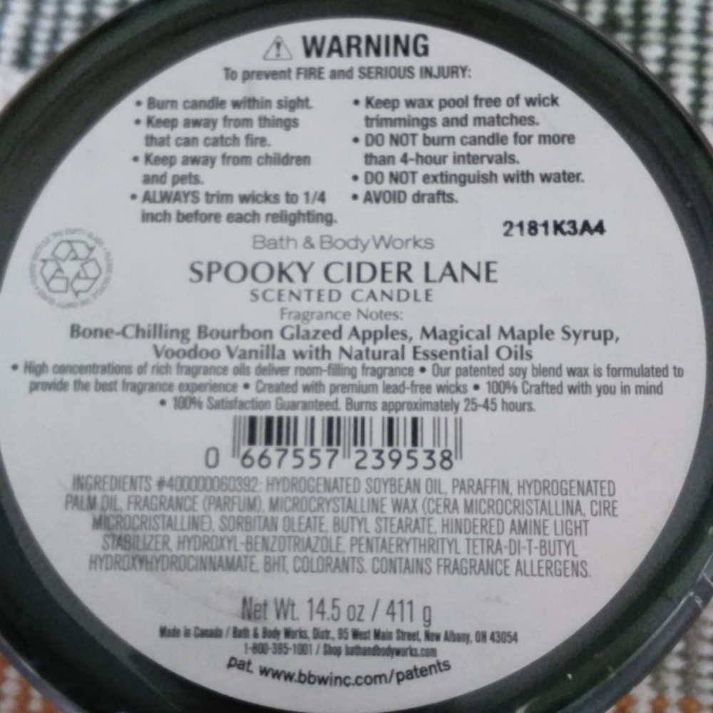 Bath & Body Works Black Candle with Iridescent Skull Lid ๐โ ๏ธ๐โ ๏ธ๐โ ๏ธ - Picture 5 of 6